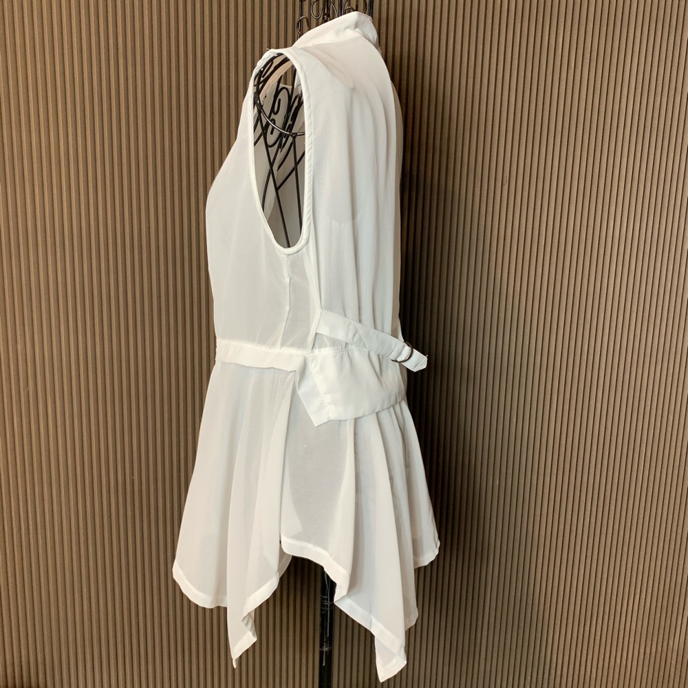 Ziranjio sleeveless asymmetrical angles blouse - Picture 2 of 8